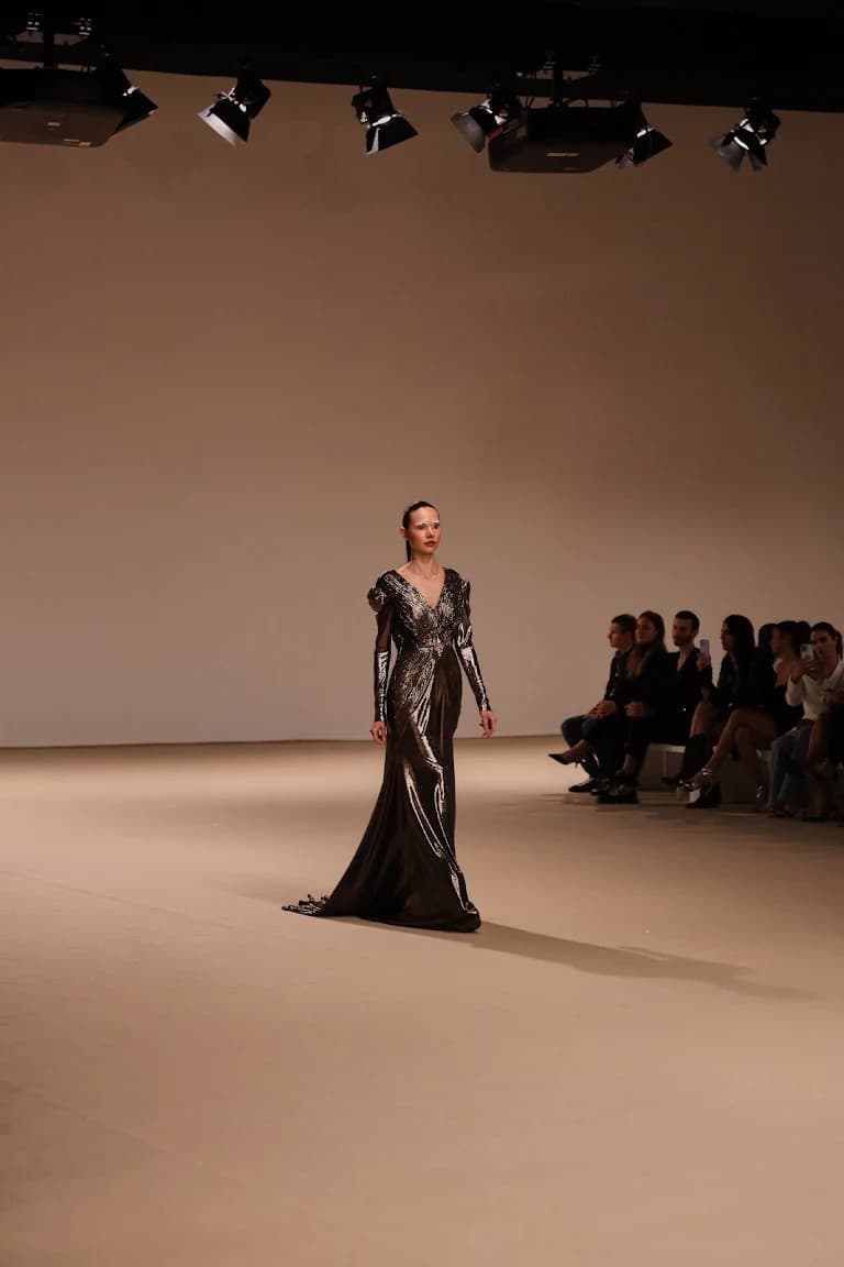 HUMARIFF Living Motion — look 2